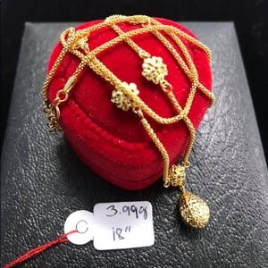 3.99 grams beautiful necklace.
